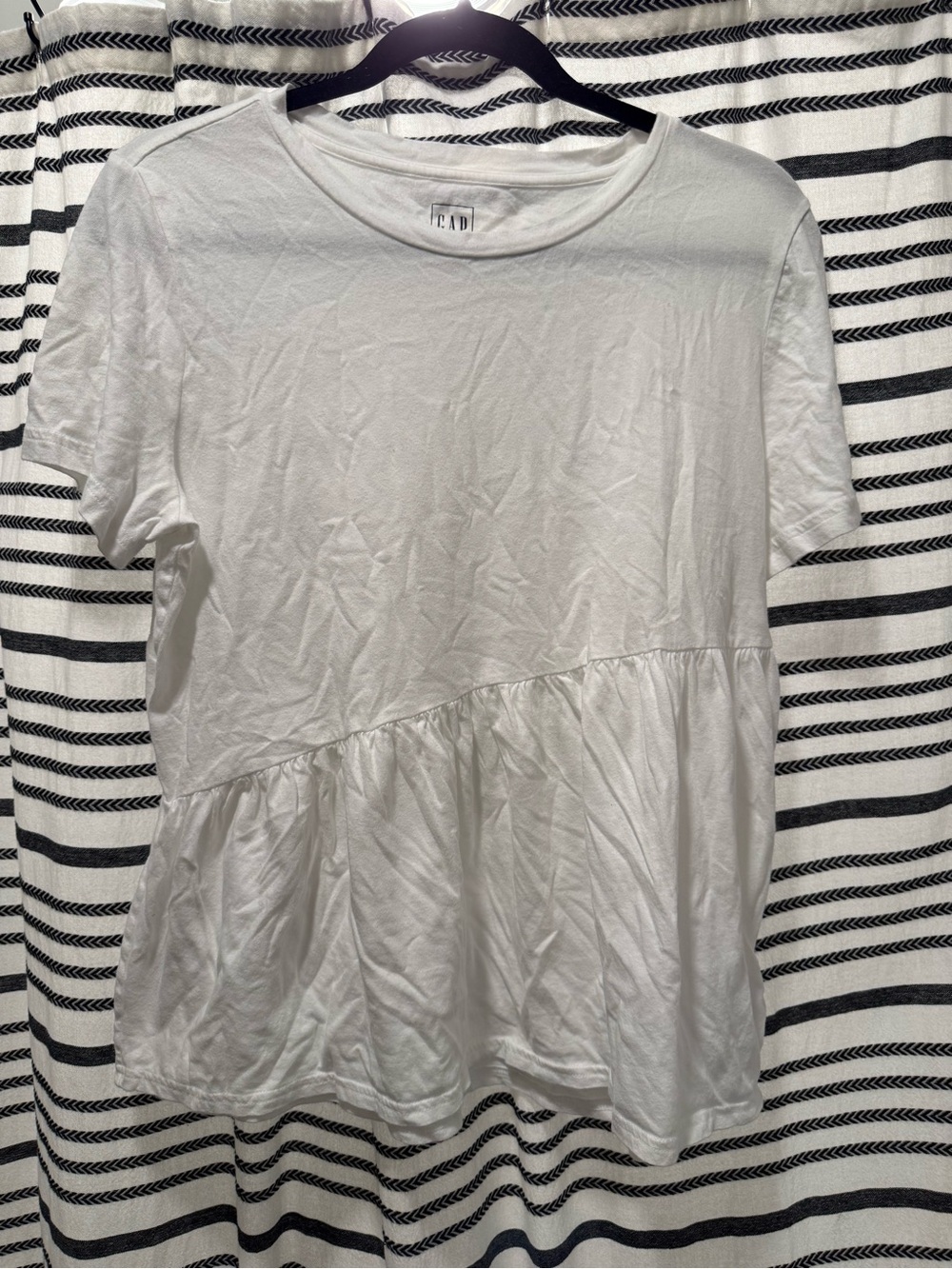 GAP White & Dark Red Short-Sleeve Peplum Tee